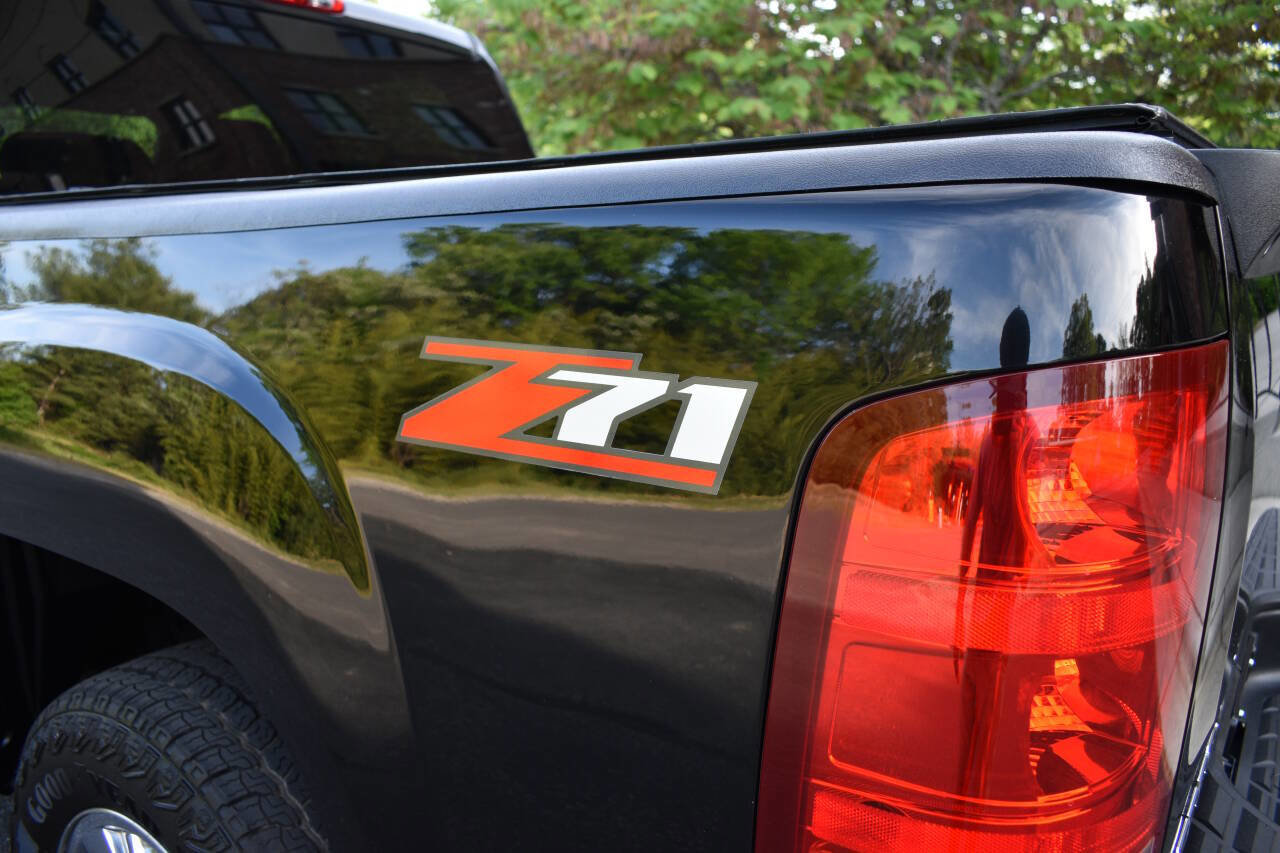 Used 2009 GMC Sierra 1500 SLT w/ Suspension Package, Off-Road image 30