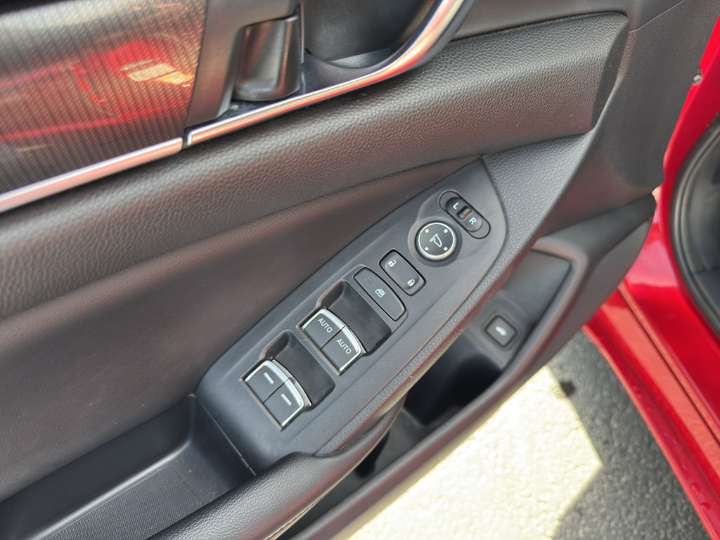 Used 2018 Honda Accord Sport image 10