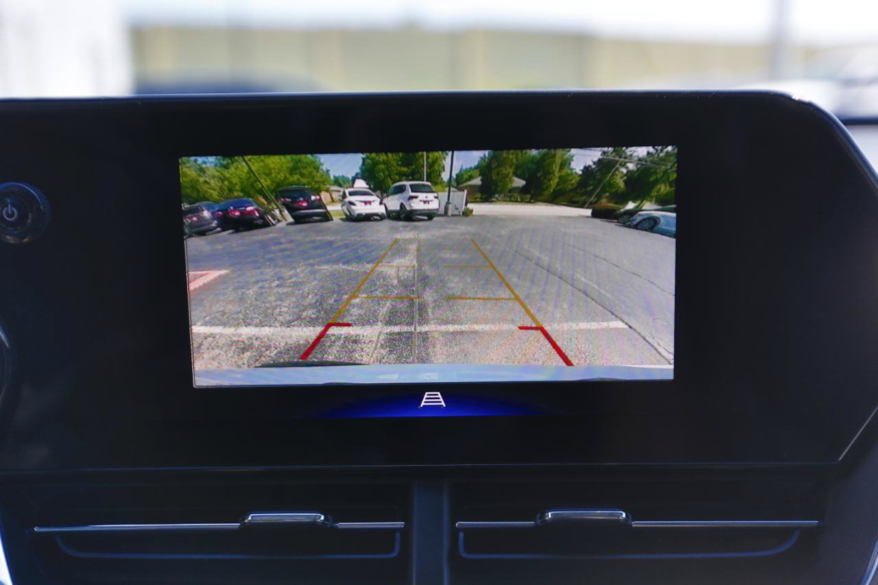 Used 2024 Chevrolet Trax LT w/ Driver Confidence Package FWD image 9