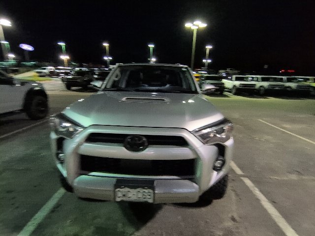 Used 2022 Toyota 4Runner TRD Off-Road Premium AWD/4WD image 2