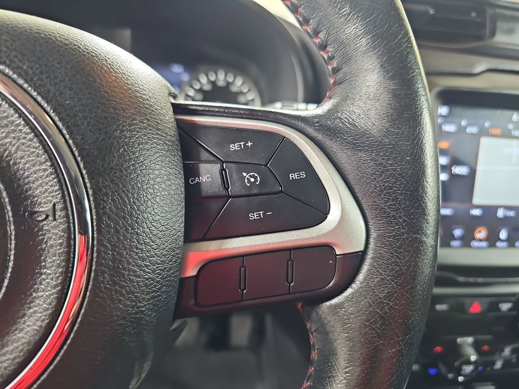 Used 2018 Jeep Renegade Trailhawk w/ UConnect 8.4 Nav Group image 22