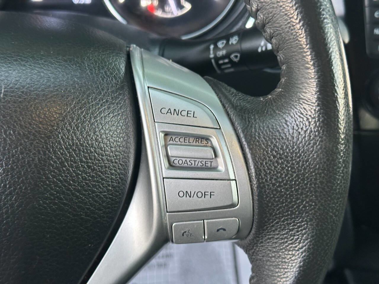 Used 2016 Nissan Rogue SL image 30