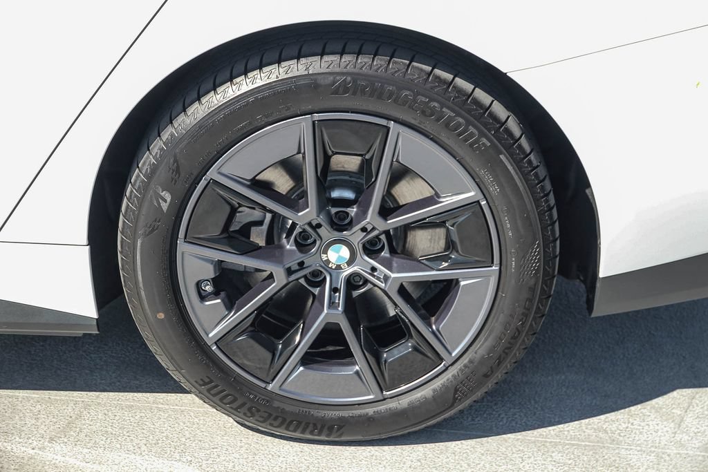 Used 2025 BMW i4 eDrive40 w/ Parking Assistance Package RWD image 11
