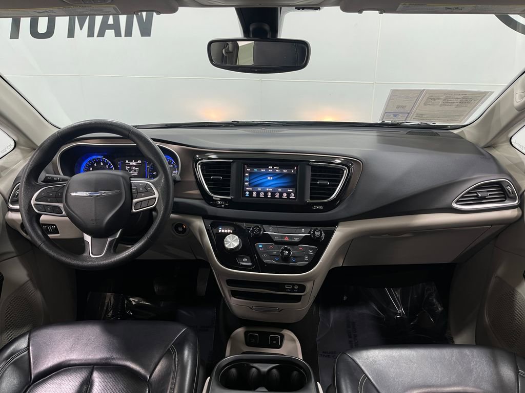 Used 2020 Chrysler Voyager Lxi image 17