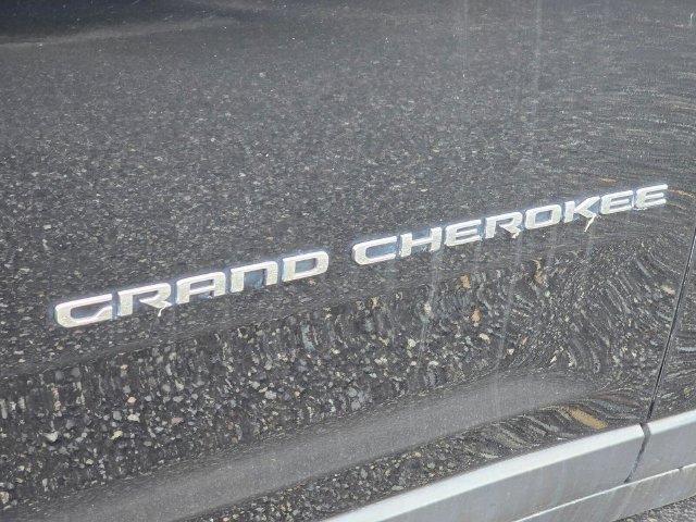 Used 2023 Jeep Grand Cherokee L Limited AWD/4WD image 13