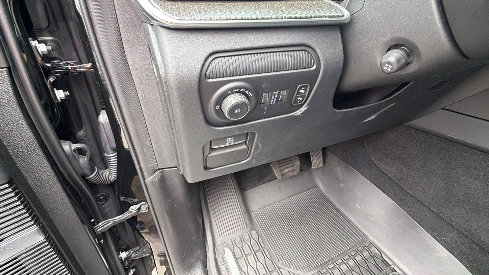 Used 2025 Jeep Grand Wagoneer Series III w/ Rear Seat Video Group 1 AWD/4WD image 30