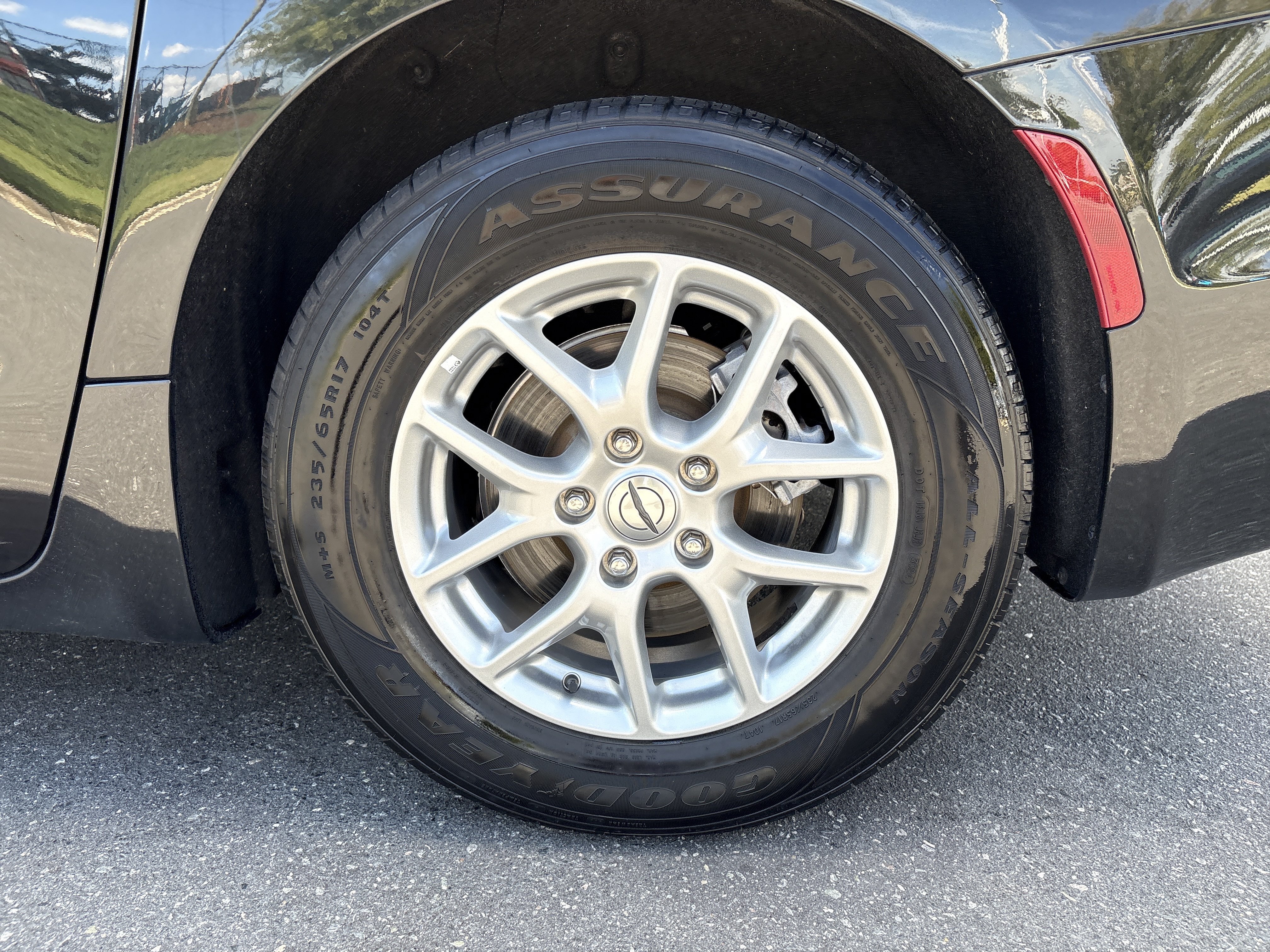 Used 2023 Chrysler Pacifica Touring-L FWD image 14