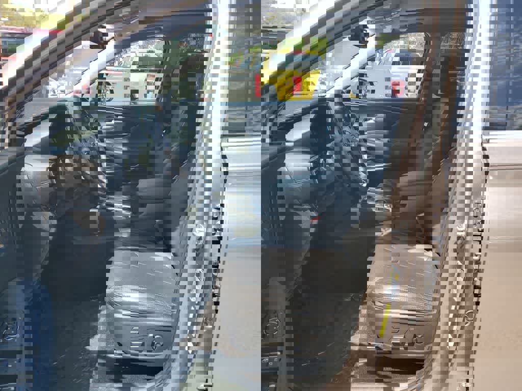 Used 2020 Hyundai Santa Fe Limited image 22