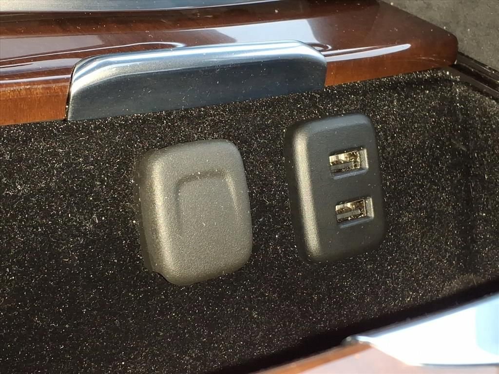 Used 2017 Cadillac Escalade Luxury image 25