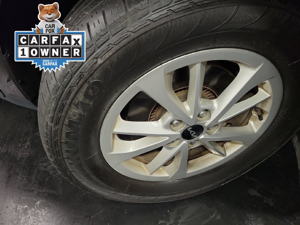 Used 2022 Kia Carnival LX FWD image 10
