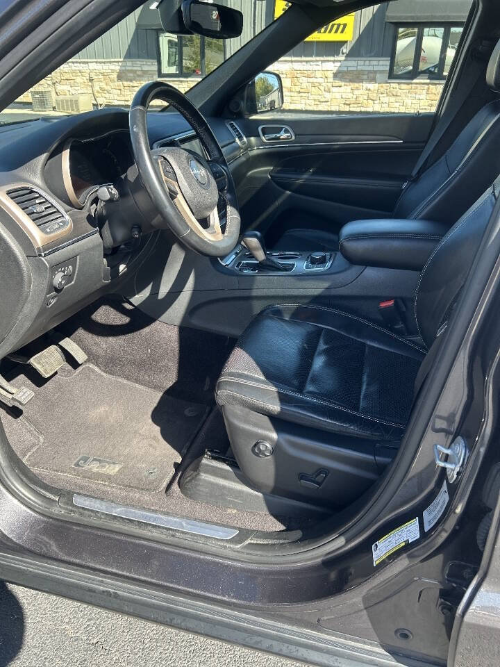 Used 2017 Jeep Grand Cherokee Limited w/ Luxury Group II AWD/4WD image 17