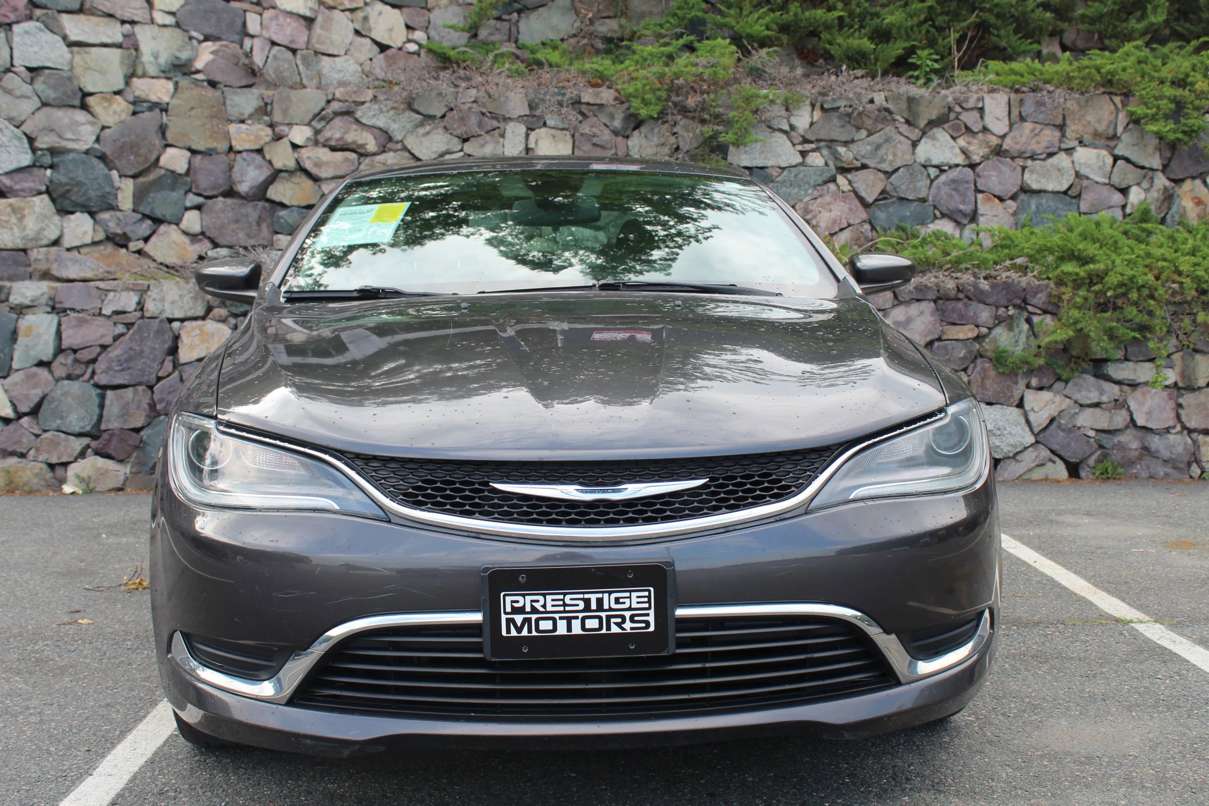 Used 2015 Chrysler 200 Limited w/ Convenience Group image 3