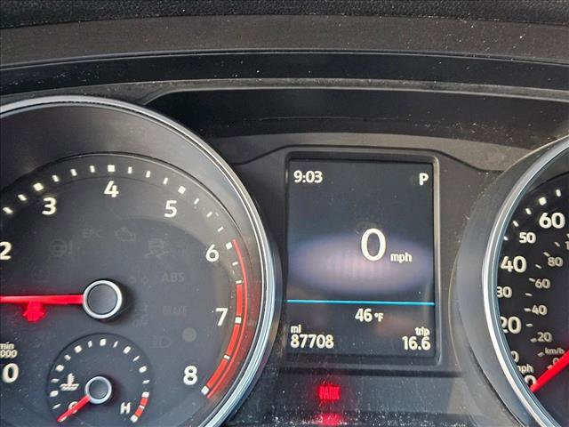 Used 2018 Volkswagen Tiguan SE image 15