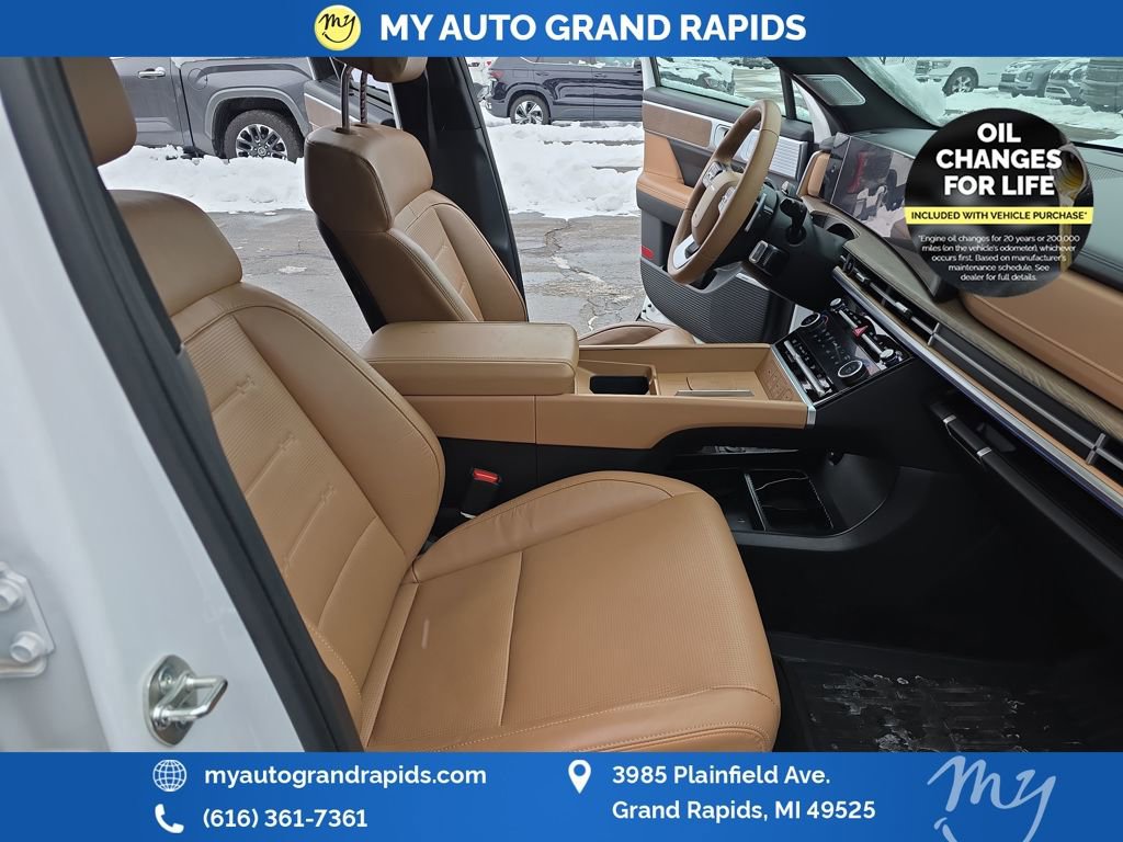 Used 2025 Hyundai Santa Fe Limited image 35