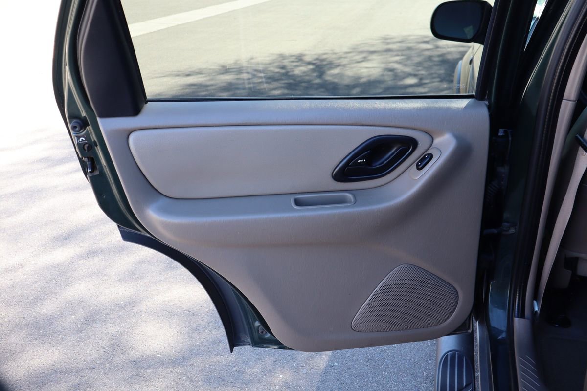 Used 2001 Ford Escape XLT image 23