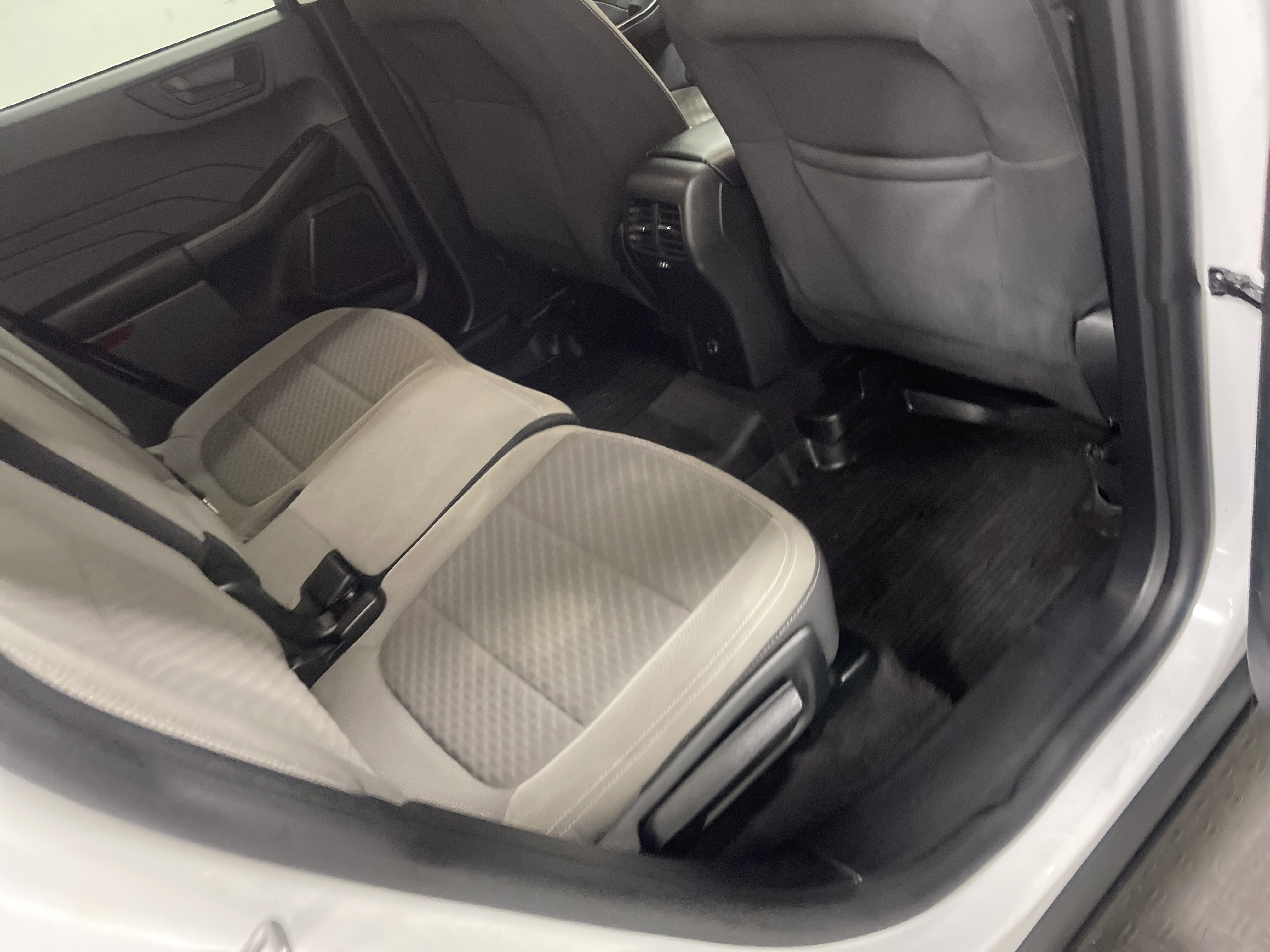 Used 2022 Ford Escape SE w/ SE Sport Appearance Package image 22