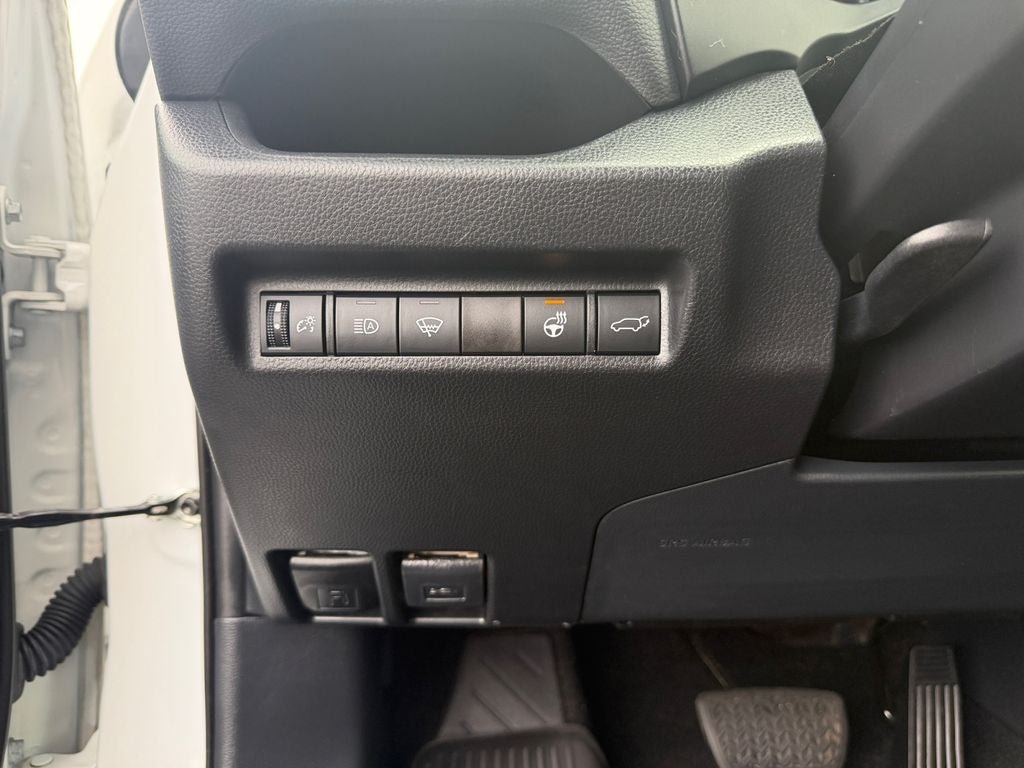 Used 2021 Toyota RAV4 XLE Premium AWD/4WD image 19