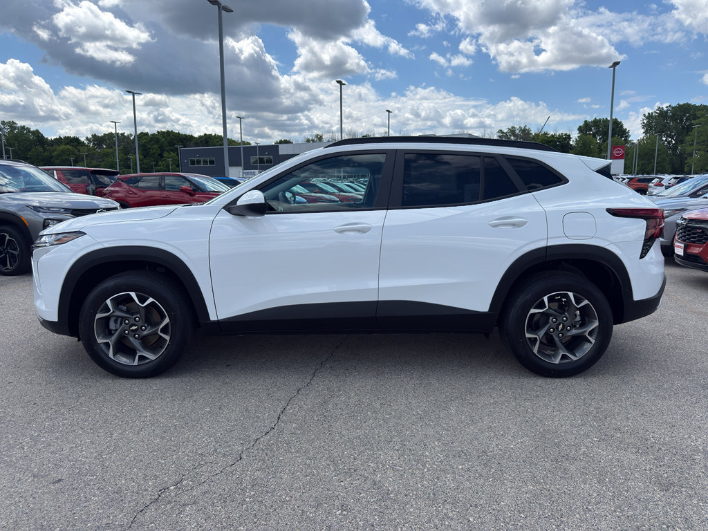 Certified 2024 Chevrolet Trax LT w/ Driver Confidence Package FWD image 6