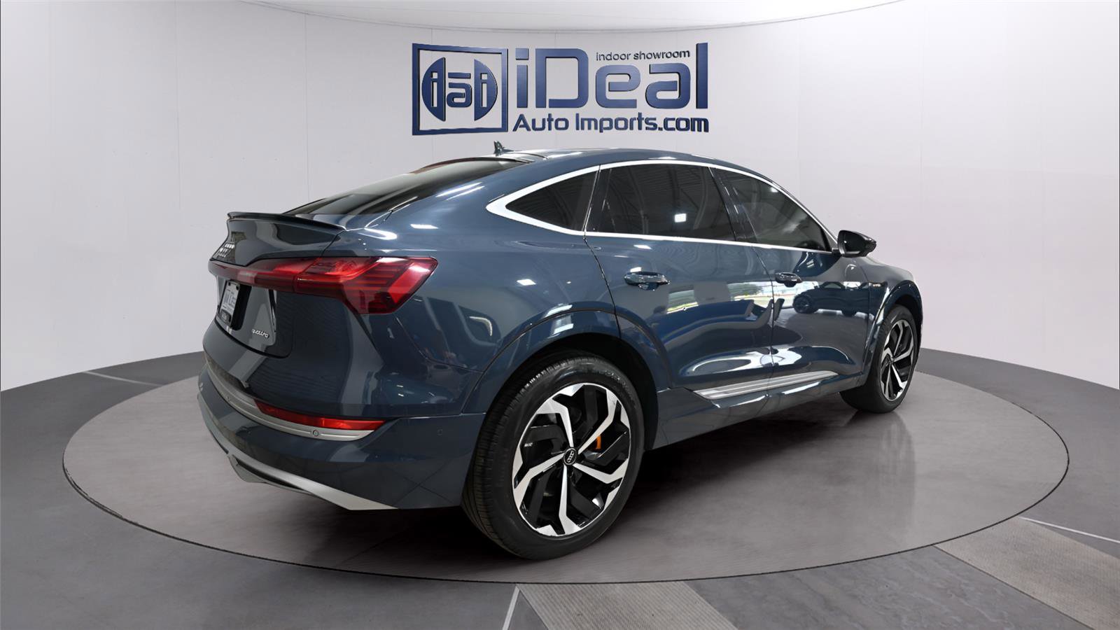 Used 2020 Audi e-tron Prestige w/ Prestige Package image 5