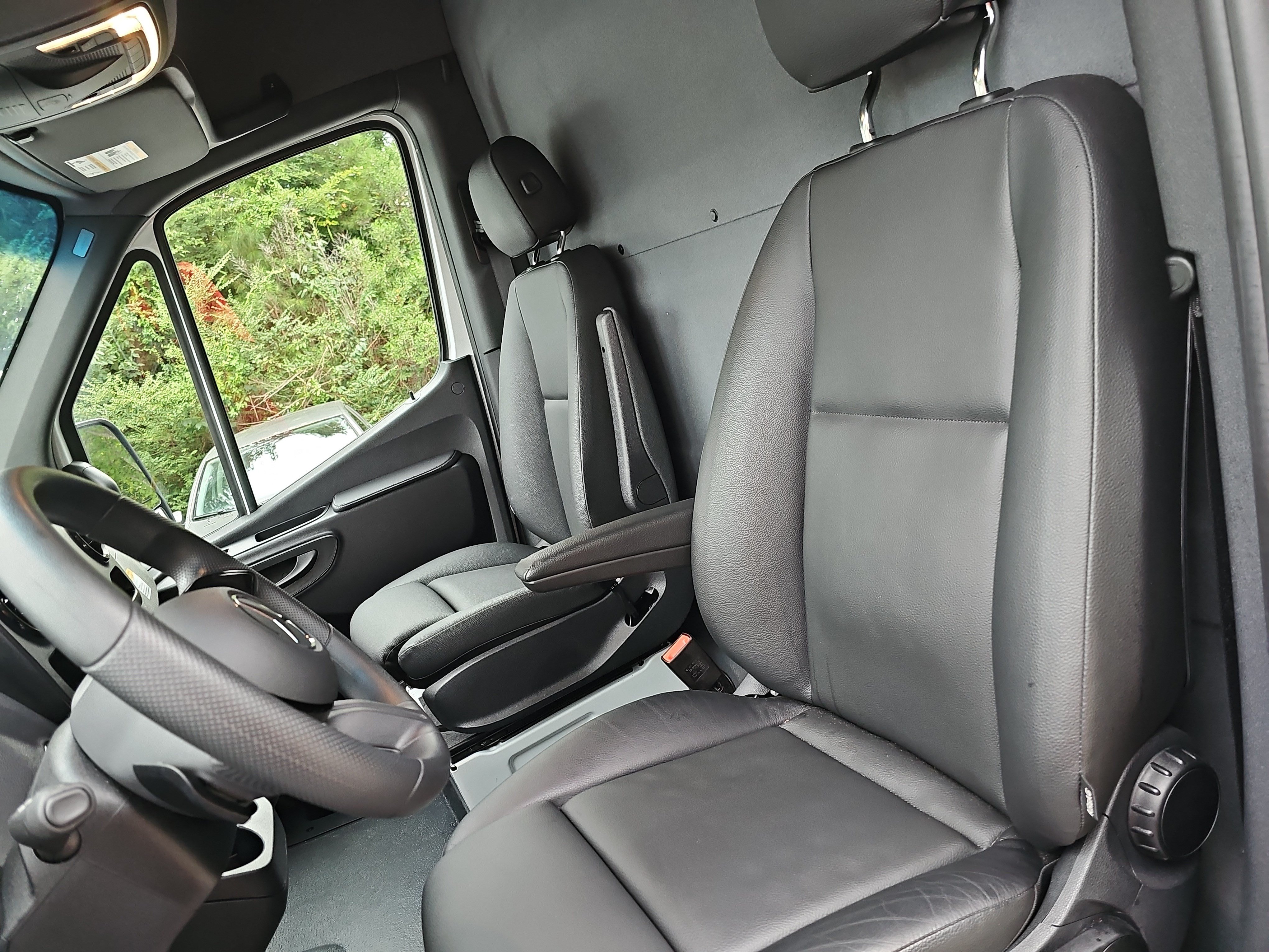 Used 2025 Mercedes-Benz Sprinter 3500 image 14