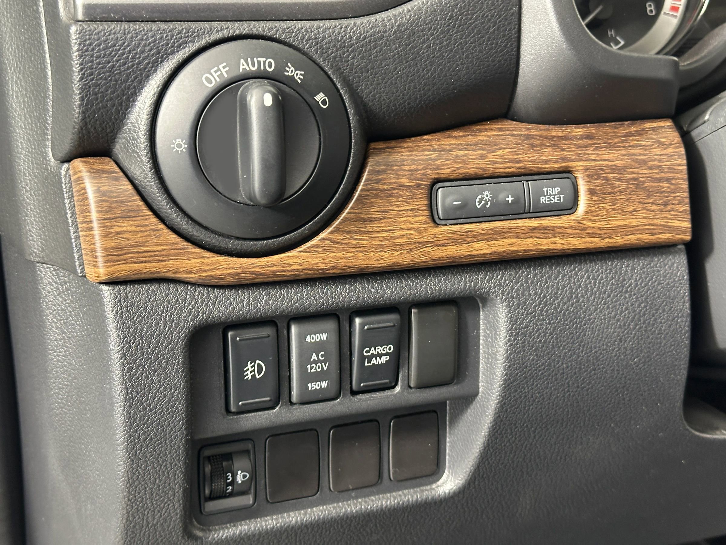 Used 2017 Nissan Titan Platinum Reserve image 24