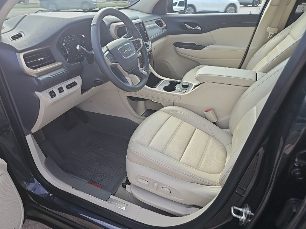 Used 2023 GMC Acadia Denali w/ Denali Ultimate Package AWD/4WD image 18