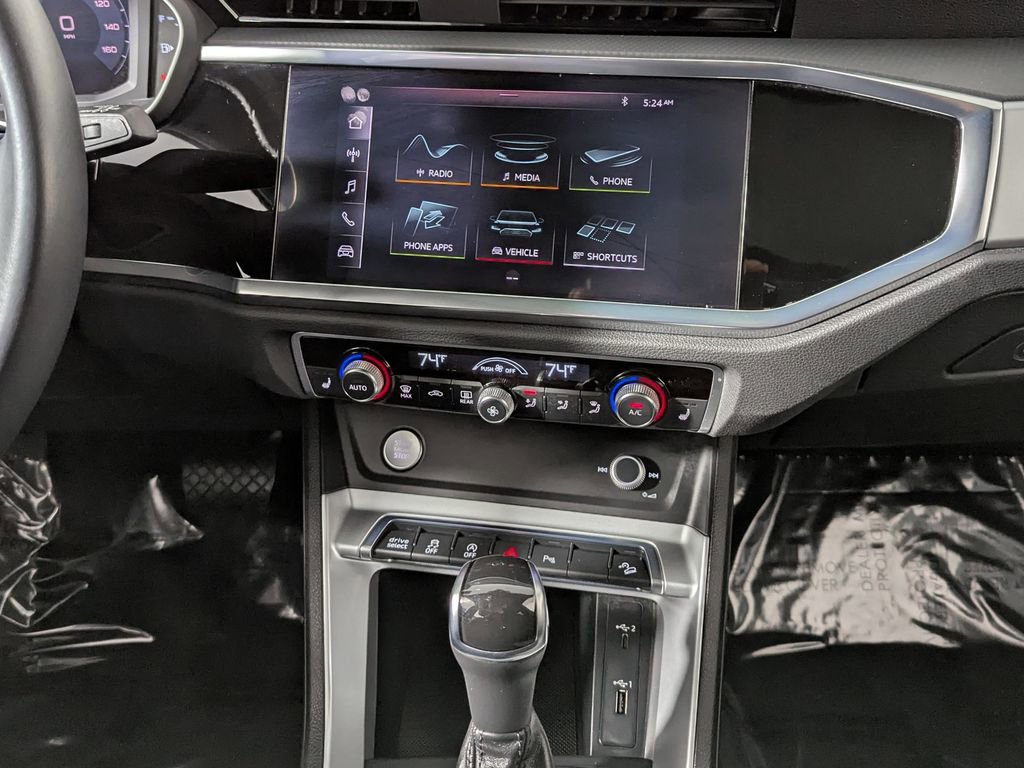 Used 2020 Audi Q3 2.0T Premium w/ Convenience Package image 32