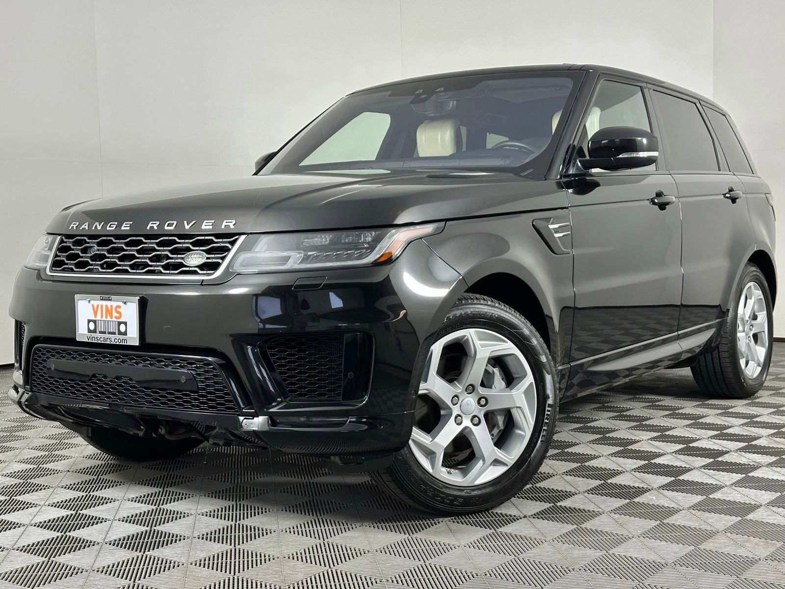Used 2018 Land Rover Range Rover Sport HSE AWD/4WD image 3