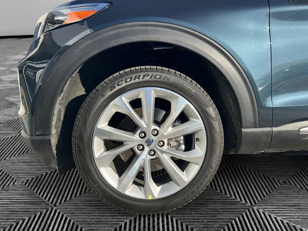 Used 2023 Ford Explorer Platinum w/ Technology Package image 36