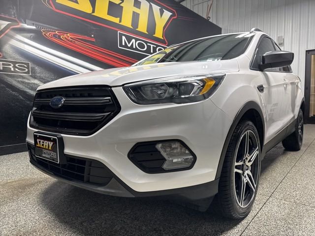 Used 2019 Ford Escape SEL image 2