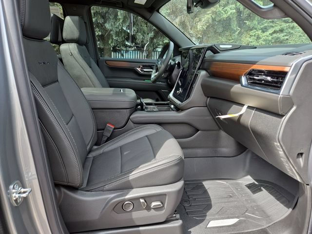 New 2026 GMC Yukon Denali w/ Denali Reserve Package AWD/4WD image 39