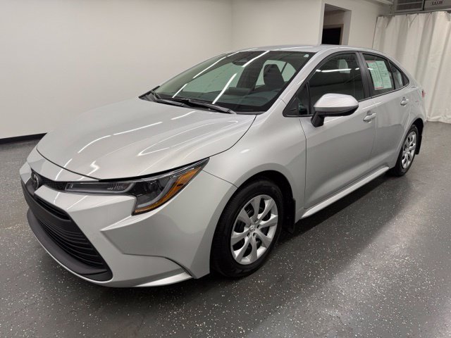 Used 2026 Toyota Corolla LE FWD image 5