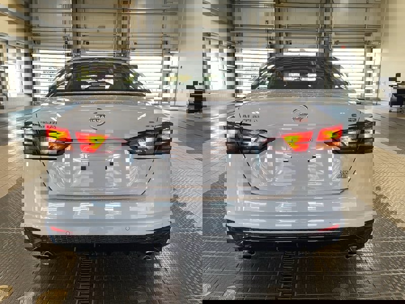 Used 2024 Nissan Altima 2.5 SR w/ SR Premium Package image 18