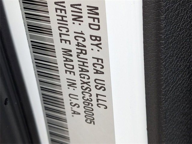 New 2025 Jeep Grand Cherokee Altitude image 32