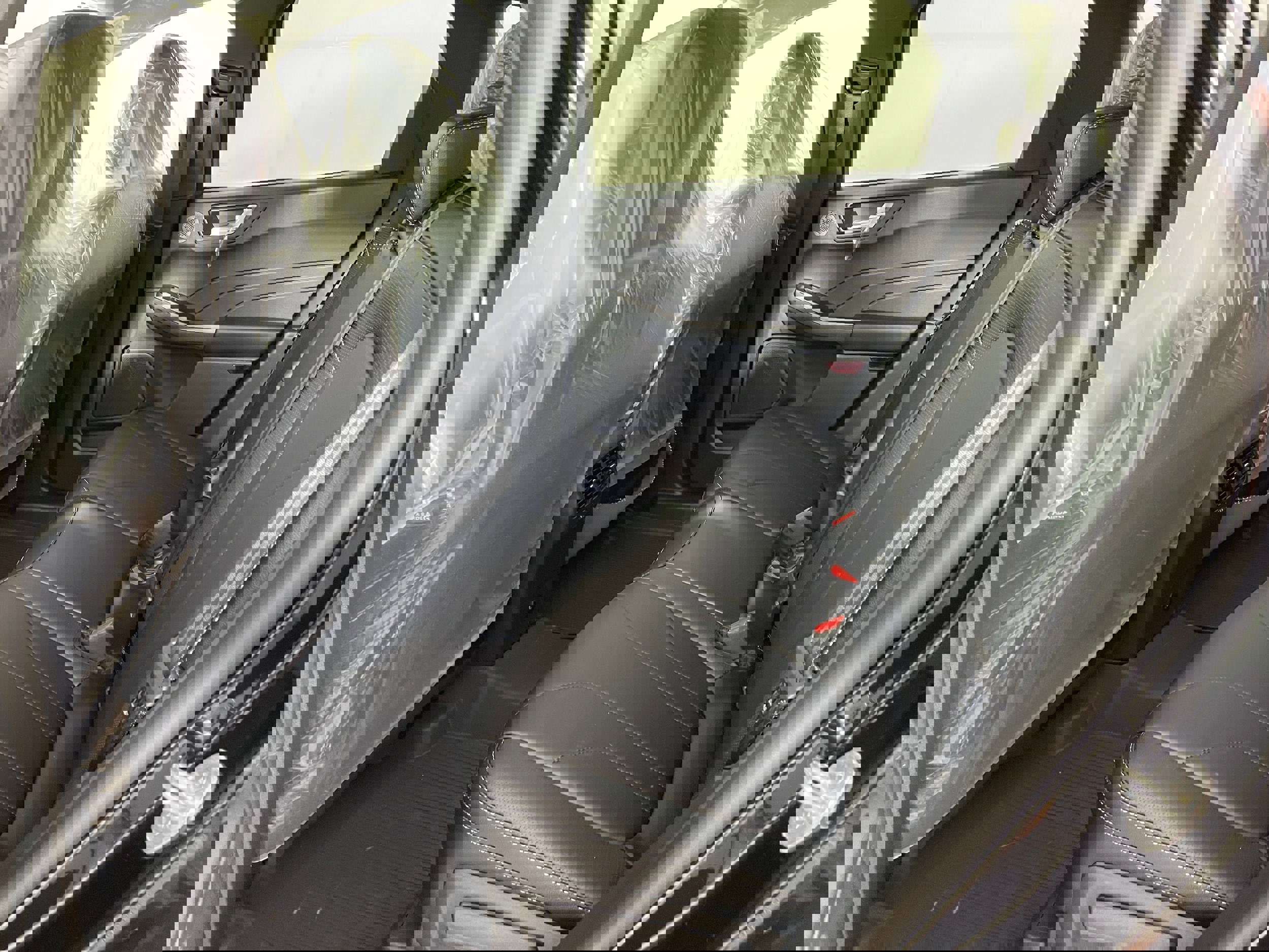 New 2025 Ford Escape SE w/ PHEV Premium Package image 4