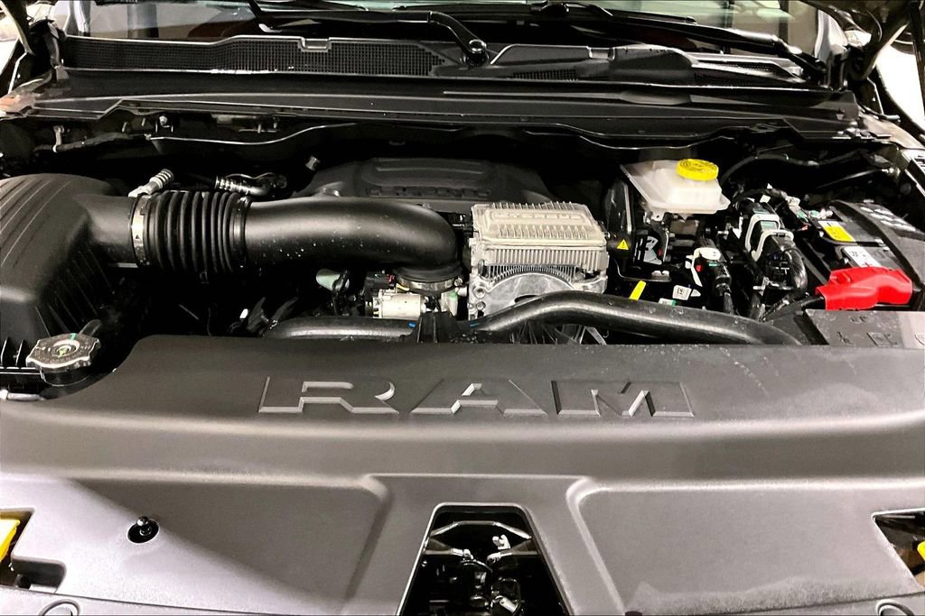 New 2026 RAM 1500 Laramie AWD/4WD image 11