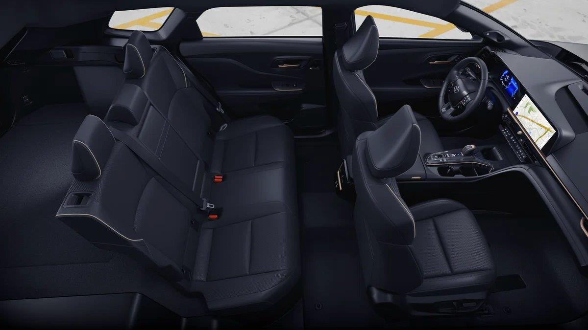 New 2026 Toyota Crown Signia AWD/4WD image 4