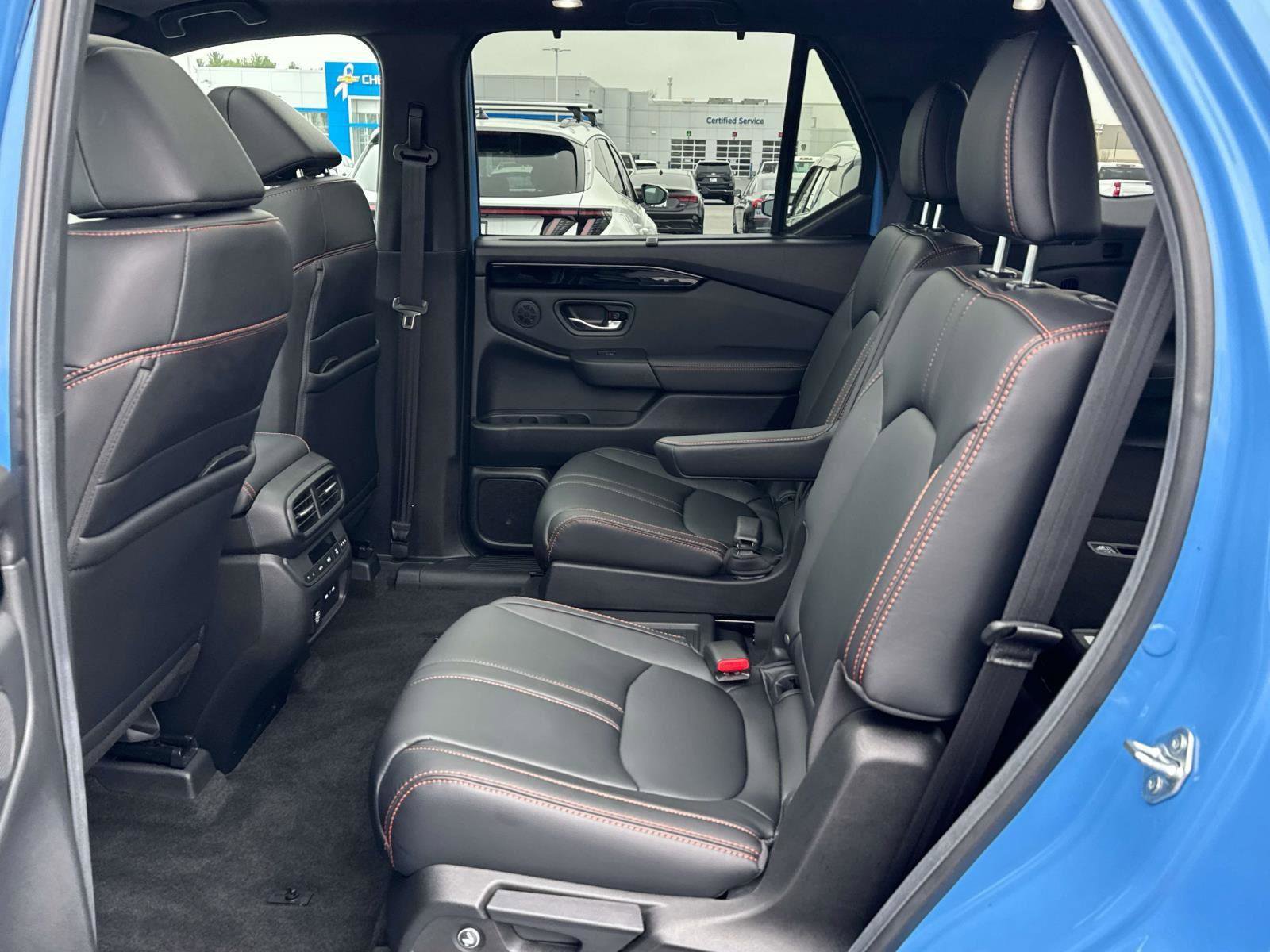 Used 2025 Honda Pilot TrailSport image 18