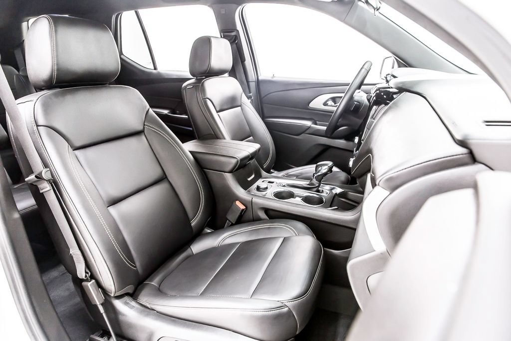 Used 2023 Chevrolet Traverse LT w/ LPO, Floor Liner Package AWD/4WD image 31