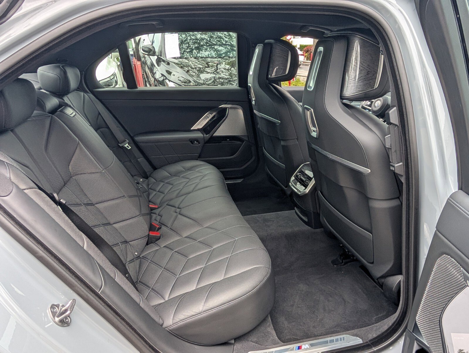 Used 2023 BMW 740i image 15