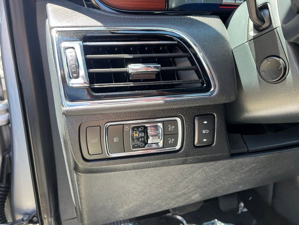 Used 2022 Lincoln Navigator L Reserve AWD/4WD image 41