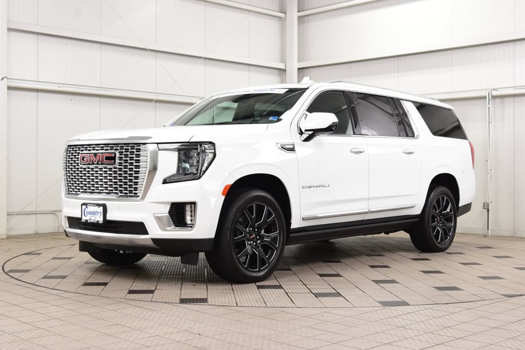 Used 2024 GMC Yukon XL Denali AWD/4WD image 3