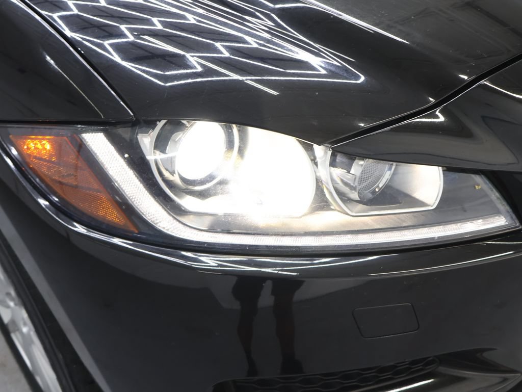 Used 2020 Jaguar F-PACE Prestige AWD/4WD image 28