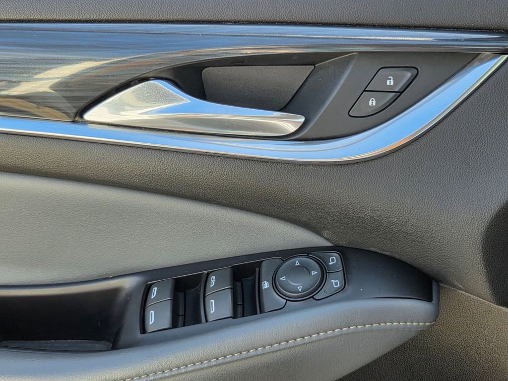 Used 2020 Buick Enclave Essence image 27