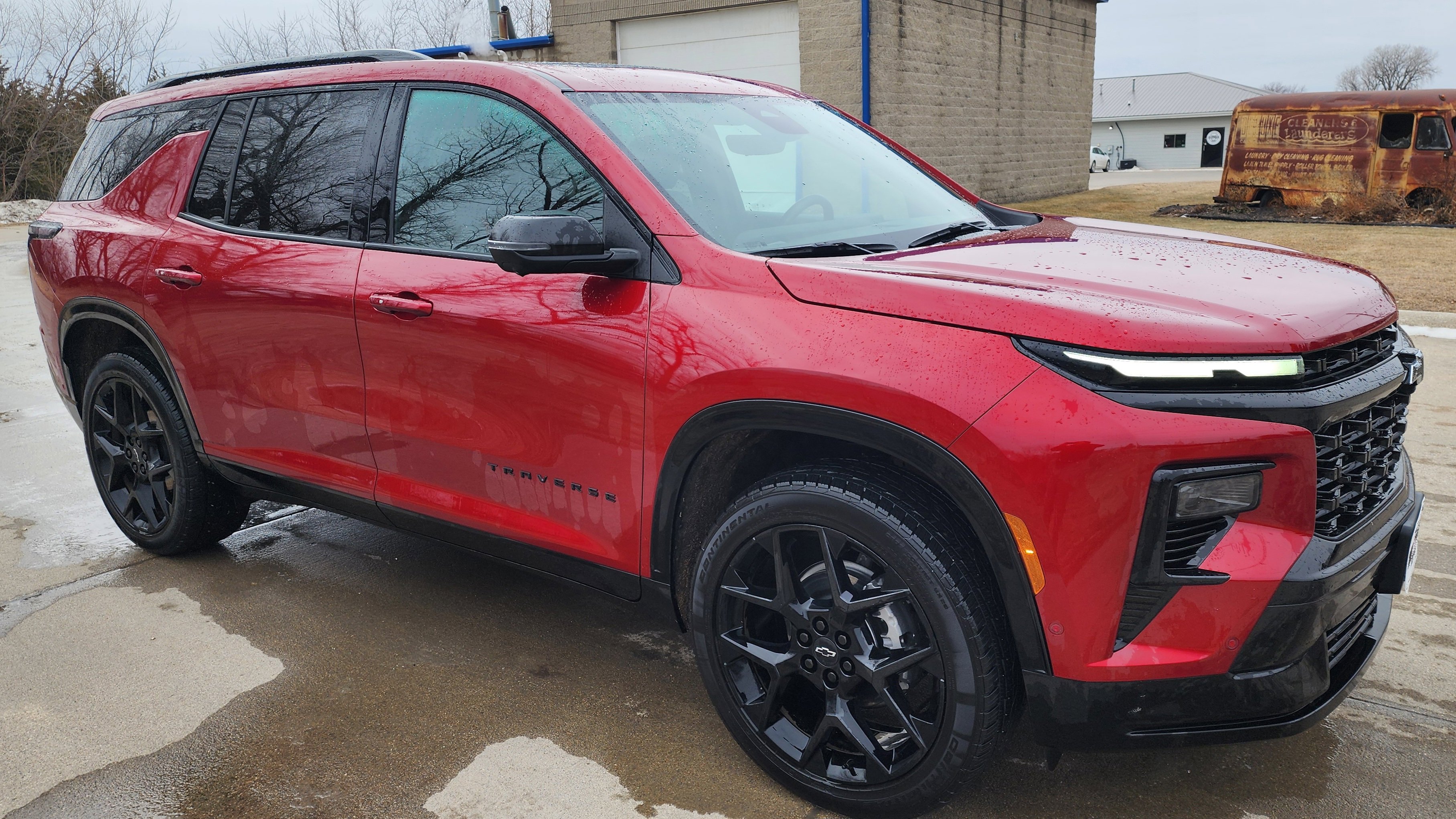 Certified 2025 Chevrolet Traverse RS image 3