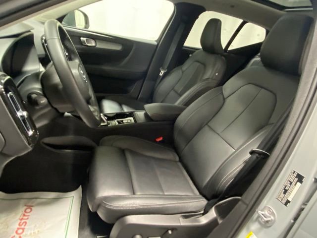 Used 2025 Volvo XC40 B5 Plus AWD/4WD image 10
