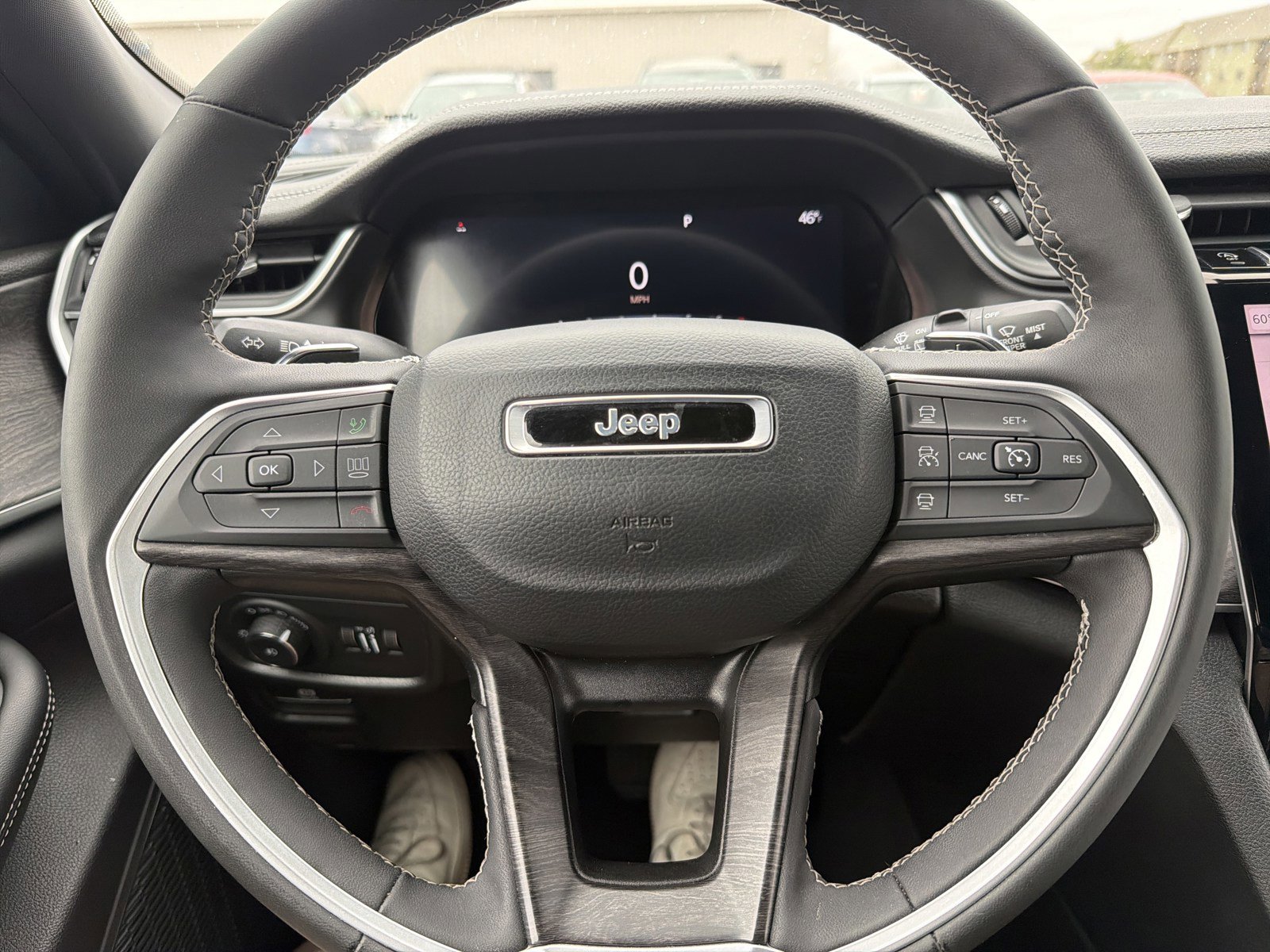 Used 2024 Jeep Grand Cherokee Limited AWD/4WD image 26