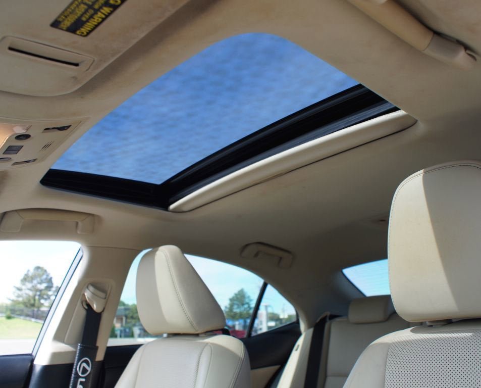 Used 2015 Lexus IS 250 w/ Navigation System Package RWD image 6