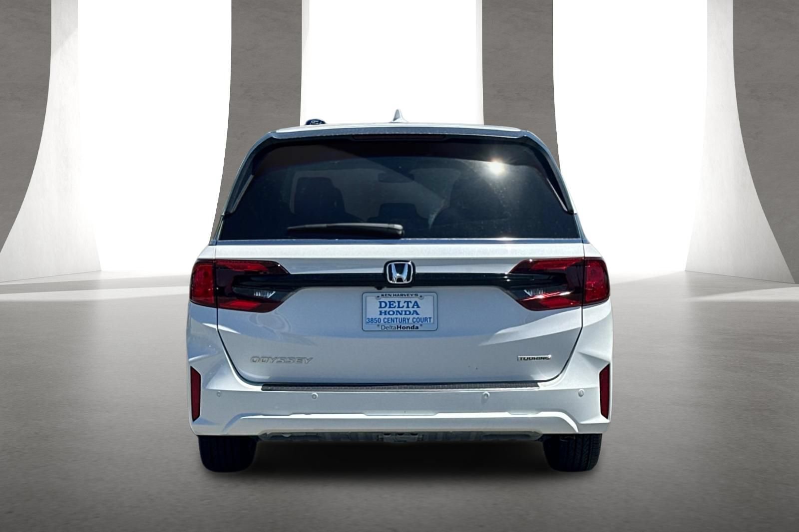 New 2026 Honda Odyssey Touring image 5