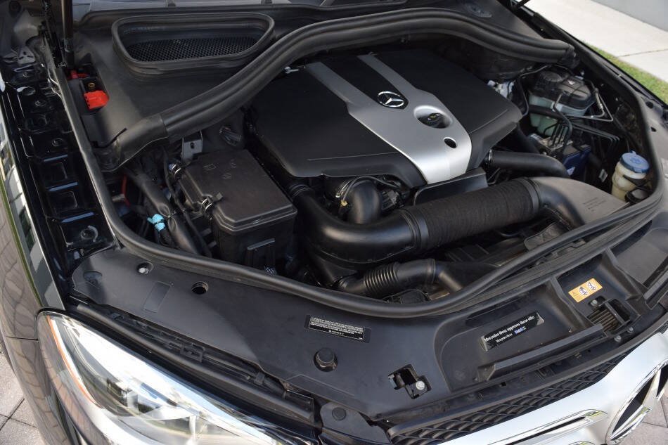 Used 2016 Mercedes-Benz GLE 300d 4MATIC w/ Premium Package image 92